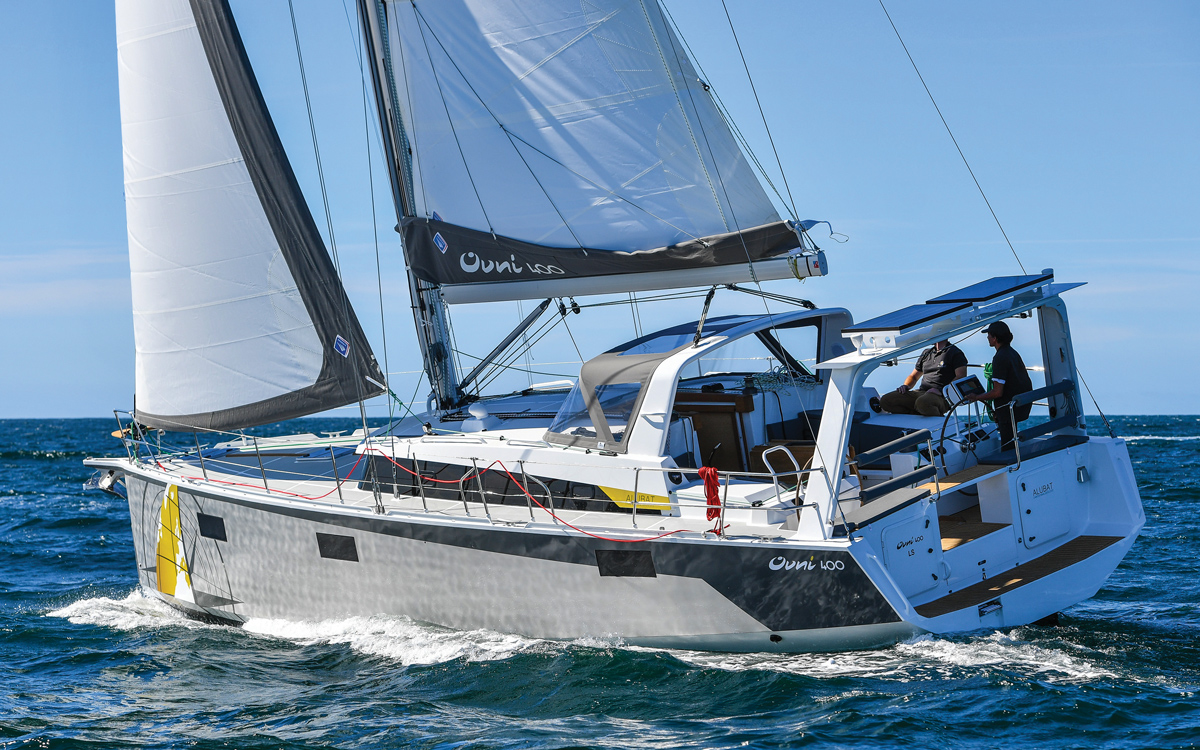 ovni-400-yacht-review-boat-test-running-shot-tall-credit-Francois-Tregouet