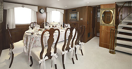 Yacht charter: DAUNTLESS