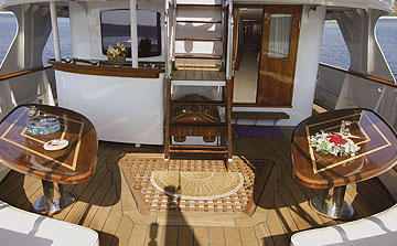 Yacht charter: DAUNTLESS